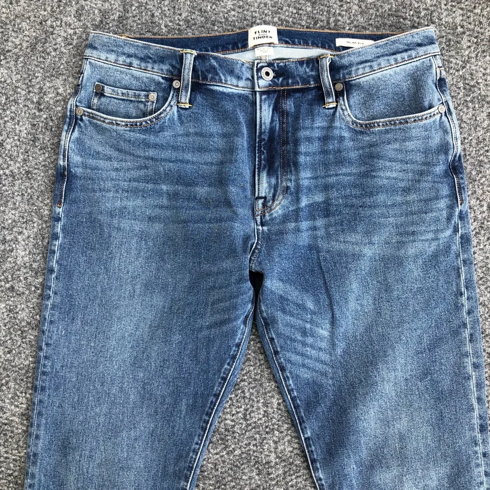 Flint and Tinder slim fit five pocket jean size 34x32